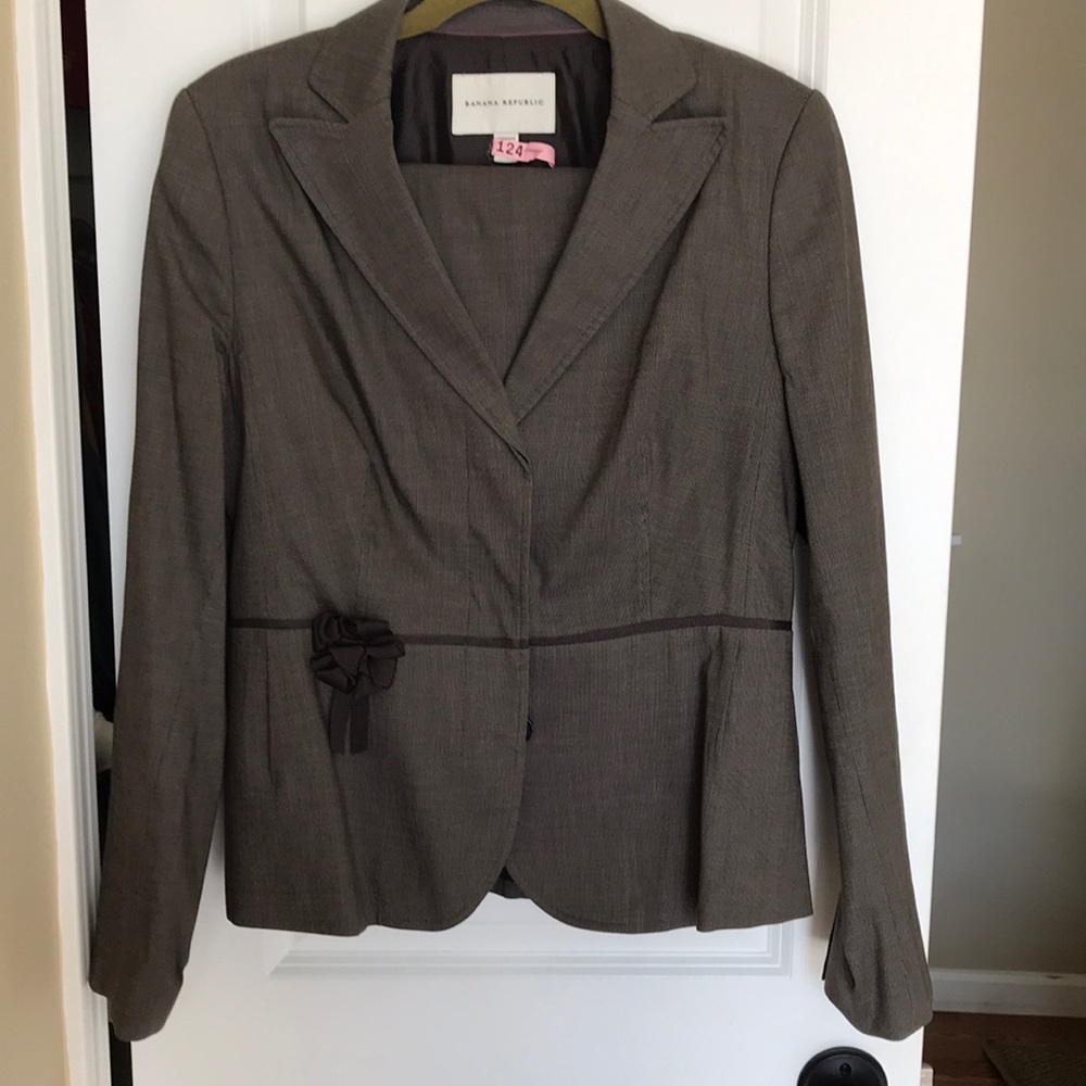 Sz 12 Banana Republic Skirt Suit
